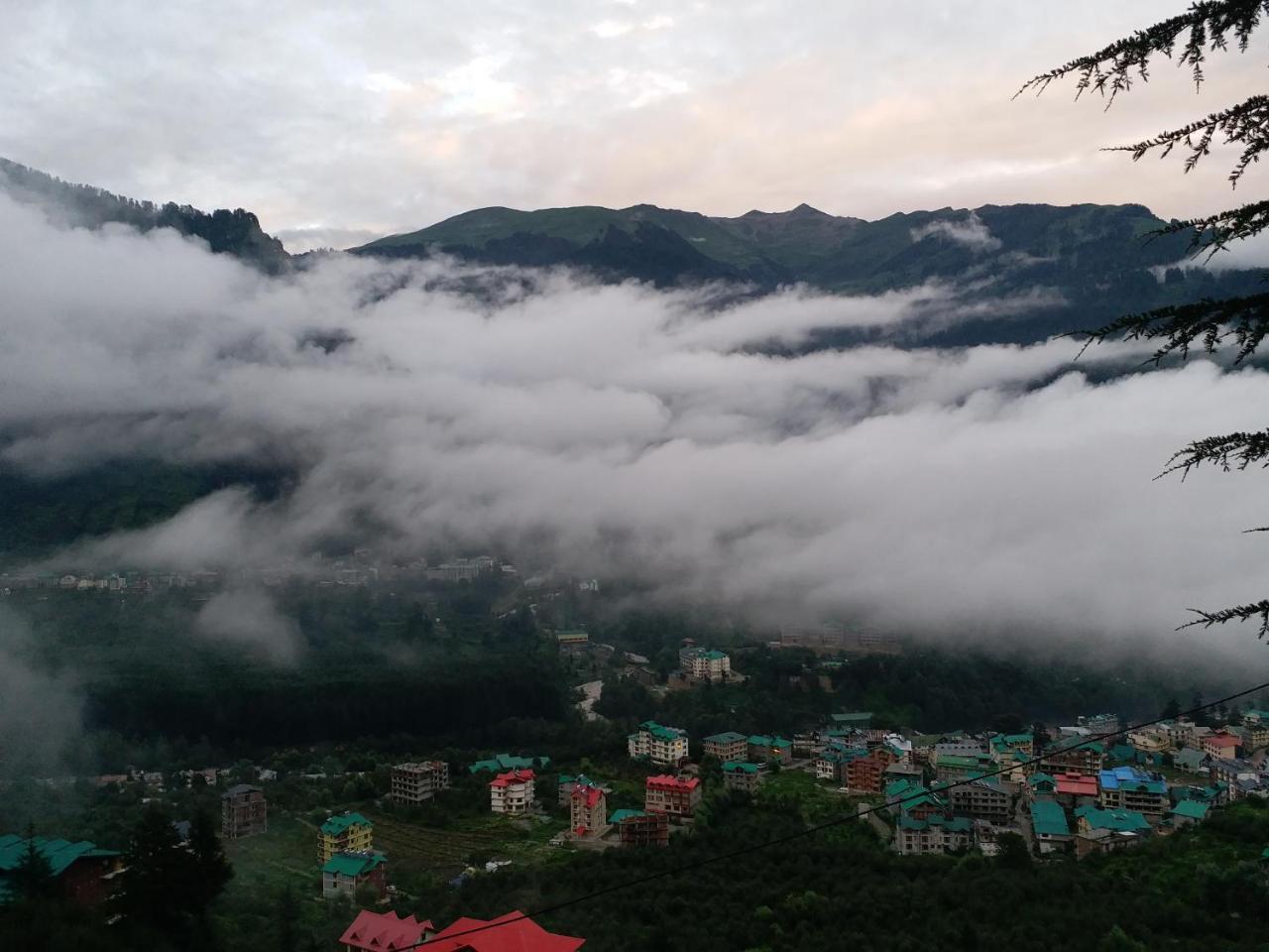 Hotel Seven Hills Manali Zewnętrze zdjęcie